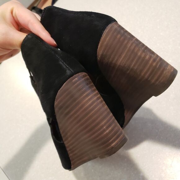 Lucky Brand Women's Reevas Black Suede Side Cutout Peep Toe Wedge Booties Sz 10M - Picture 6 of 9